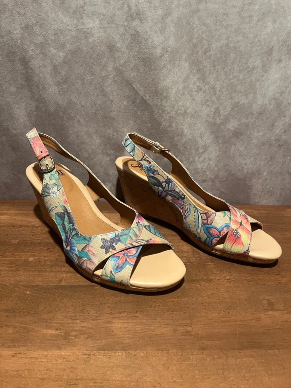 Sofft Floral Multicolor Slingback Leather Wedge Sandals size 8